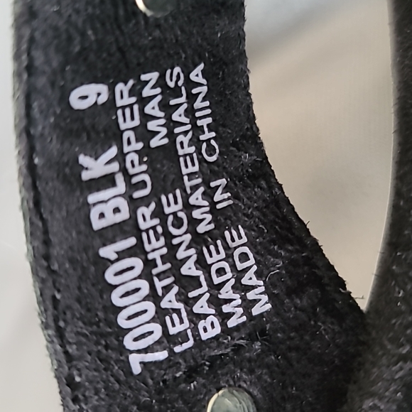 Shoes - Picture 2 of 5